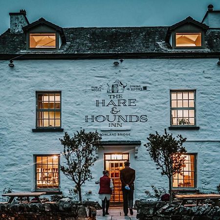 Bowland Bridge The Hare & Hounds Inn מראה חיצוני תמונה