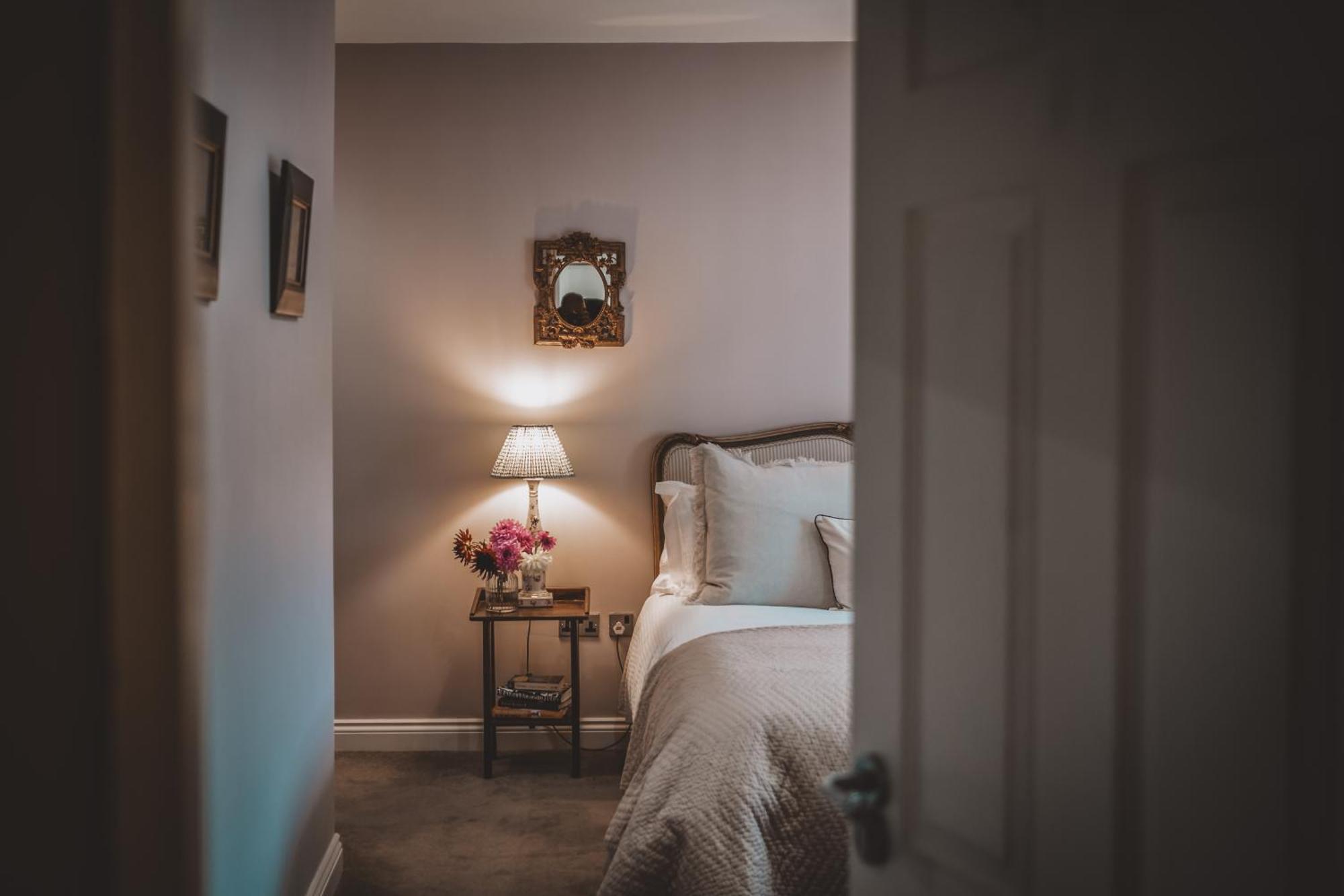 Bowland Bridge The Hare & Hounds Inn מראה חיצוני תמונה