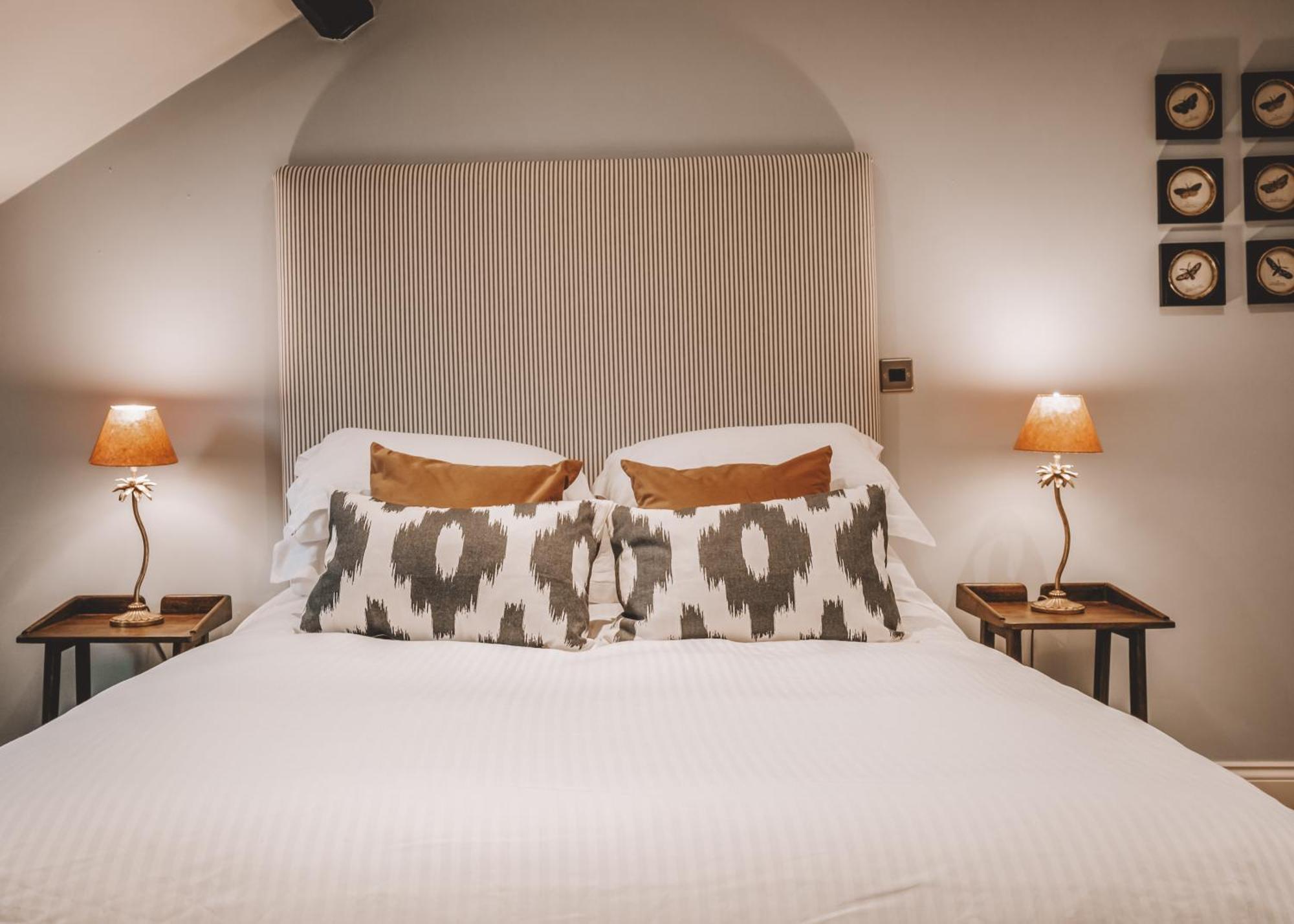 Bowland Bridge The Hare & Hounds Inn מראה חיצוני תמונה