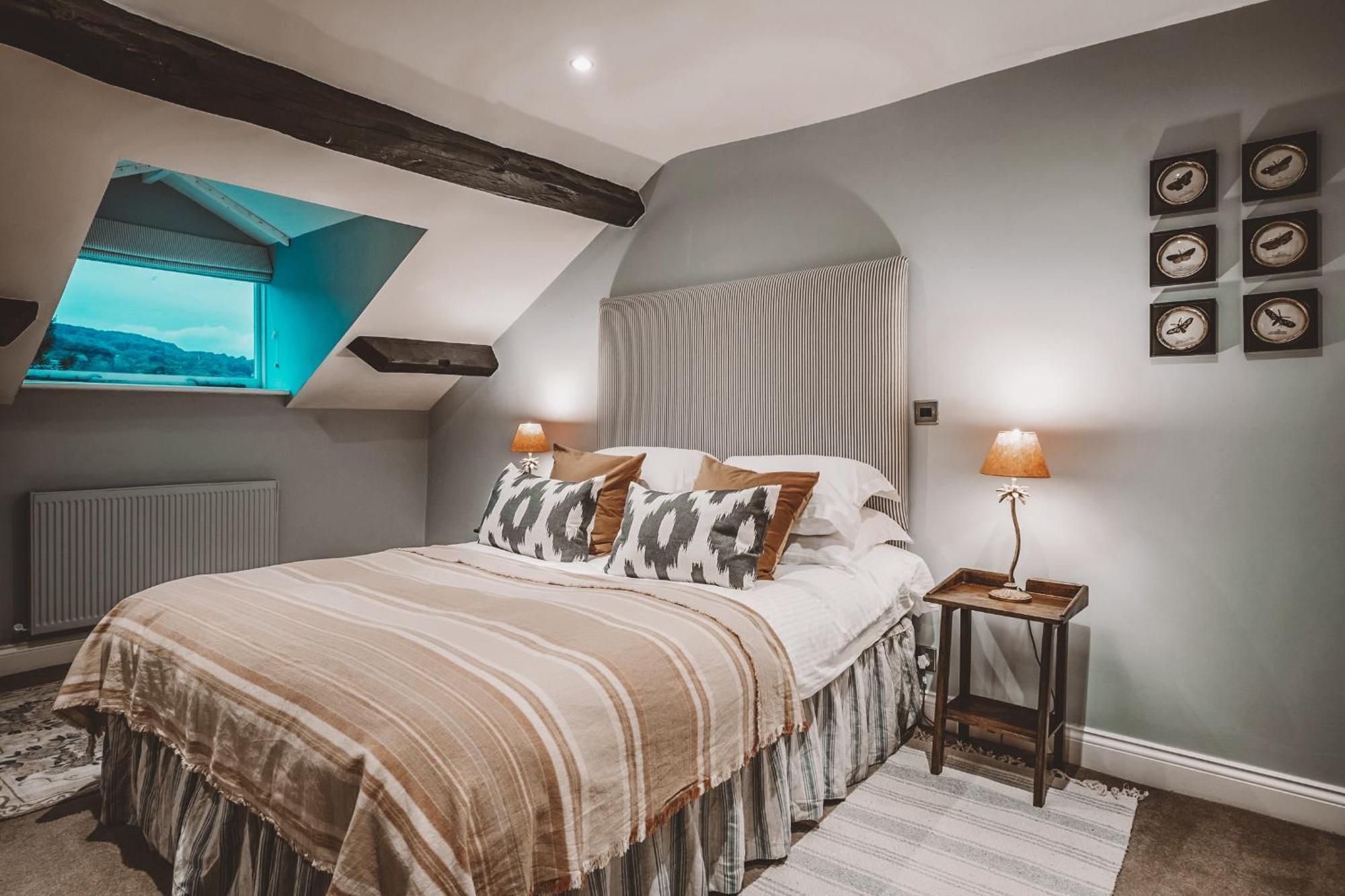 Bowland Bridge The Hare & Hounds Inn מראה חיצוני תמונה