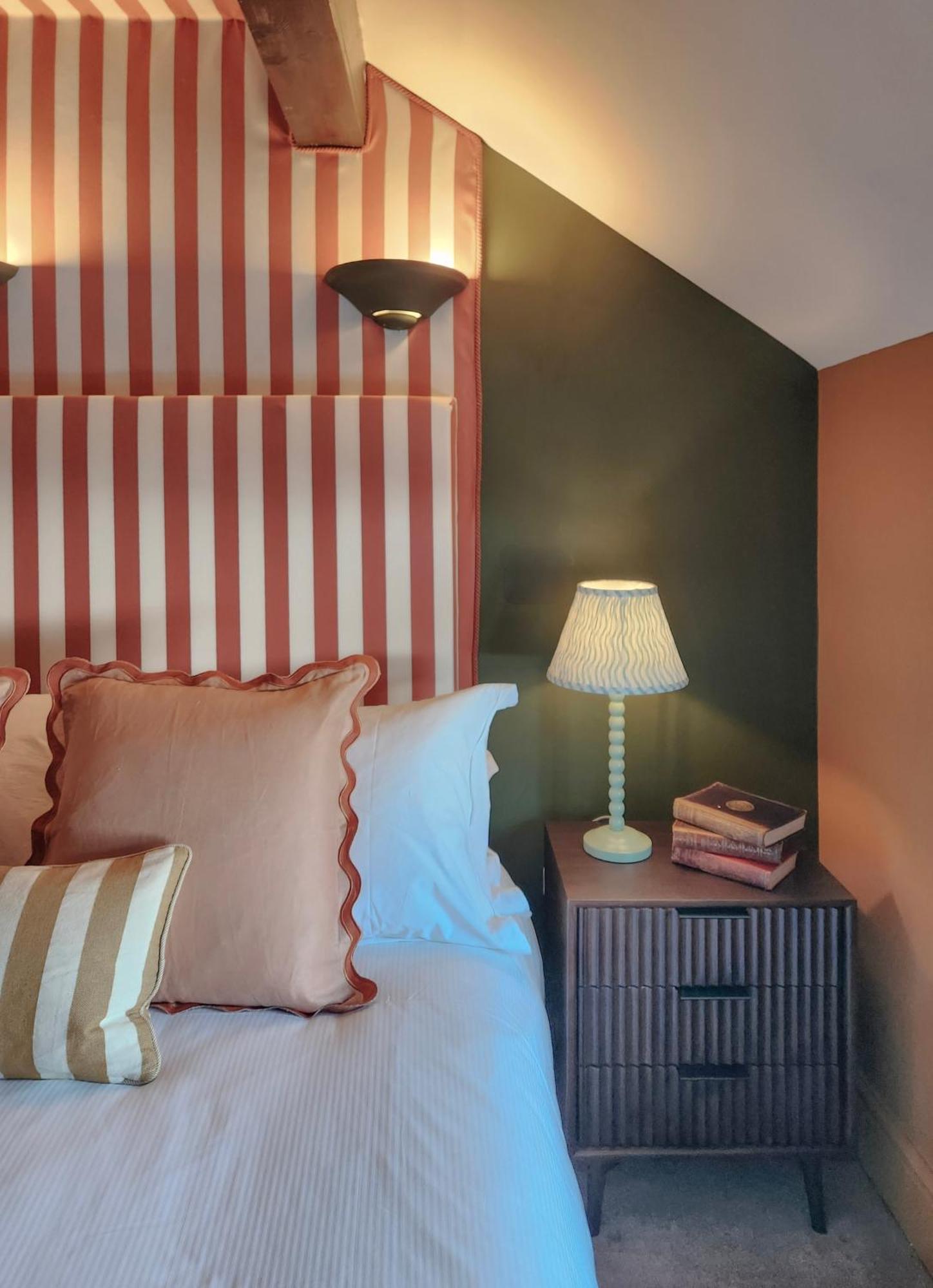 Bowland Bridge The Hare & Hounds Inn מראה חיצוני תמונה